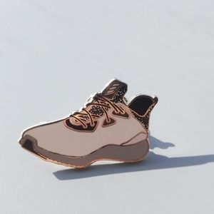 adidas Alpha Bounce pin